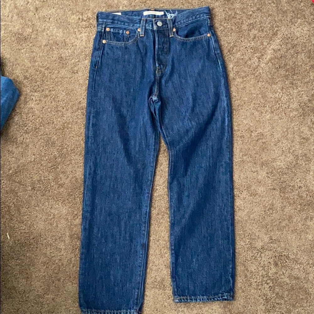 Size 27 wedgie straight Levi jeans